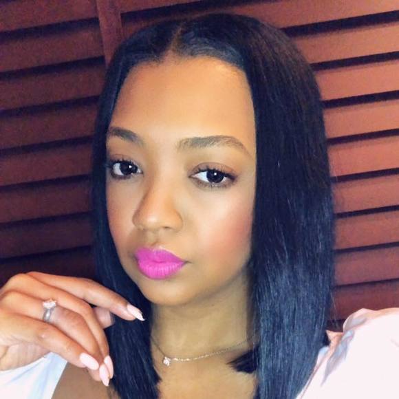 Meet your Posher, Hilary - Picture 1 of 1